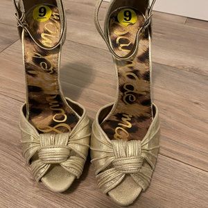 Edelman champagne heel new